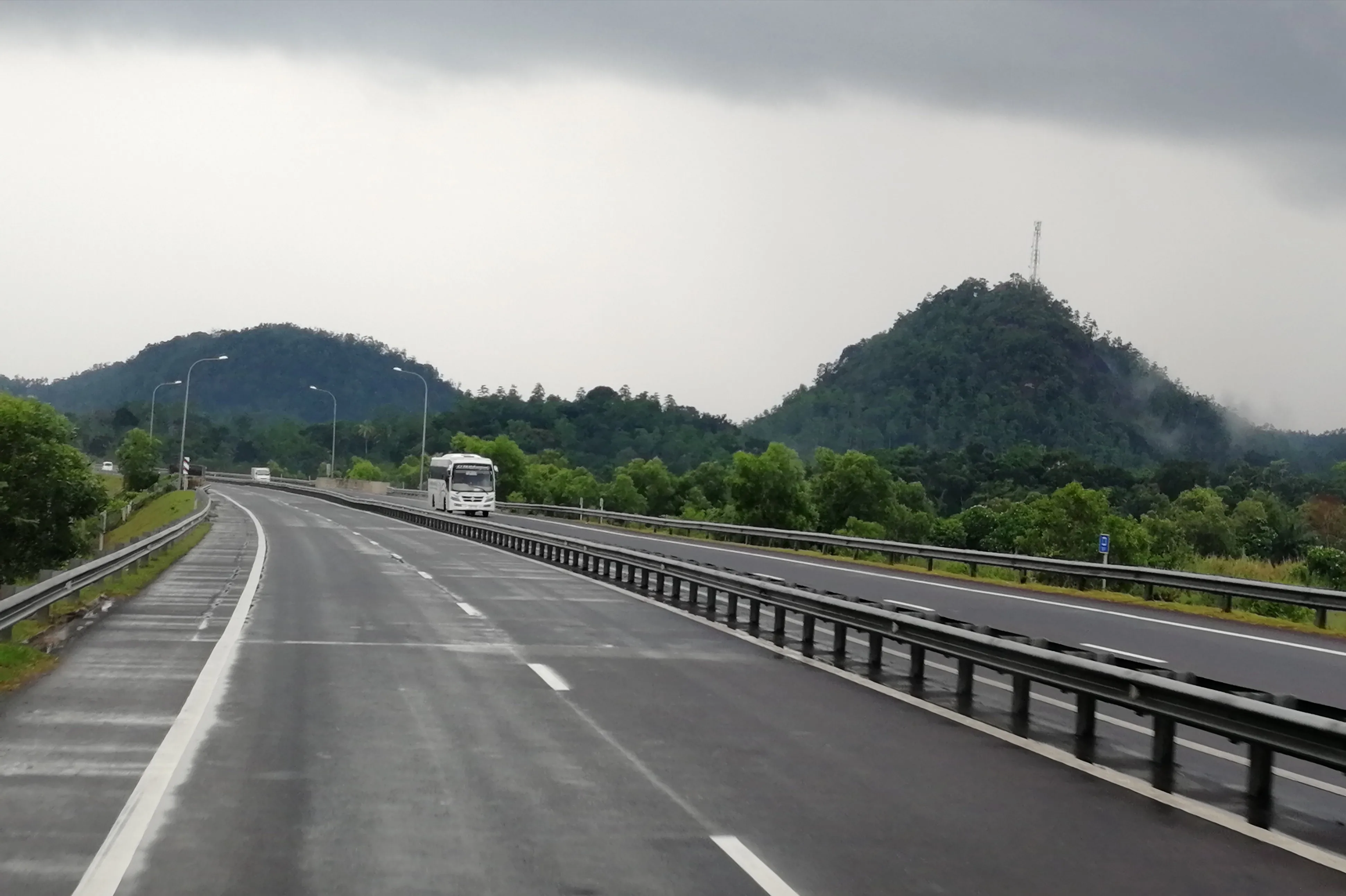 Expressway in Sri Lanka